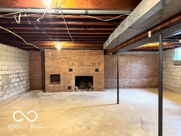 $374,900 | 1301 North Maple Street, Veedersburg, IN 47987
