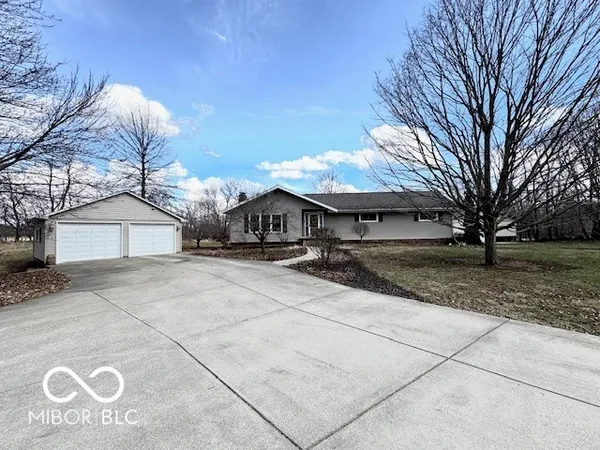 $374,900 | 1301 North Maple Street, Veedersburg, IN 47987