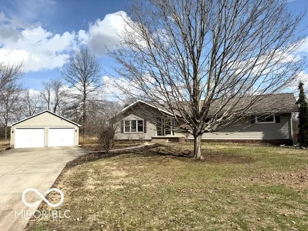 $374,900 | 1301 North Maple Street, Veedersburg, IN 47987
