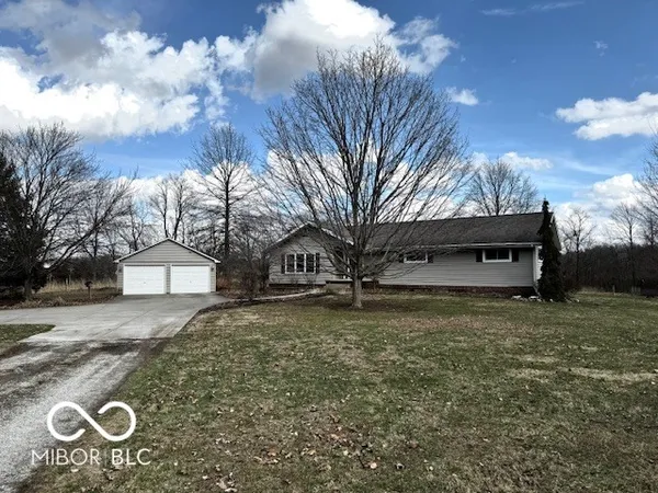 $374,900 | 1301 North Maple Street, Veedersburg, IN 47987