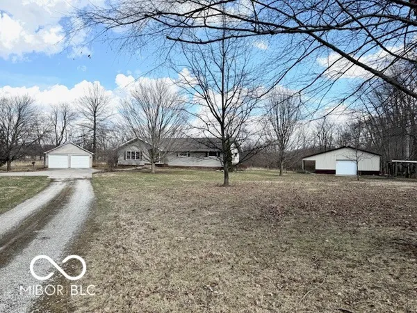 $374,900 | 1301 North Maple Street, Veedersburg, IN 47987