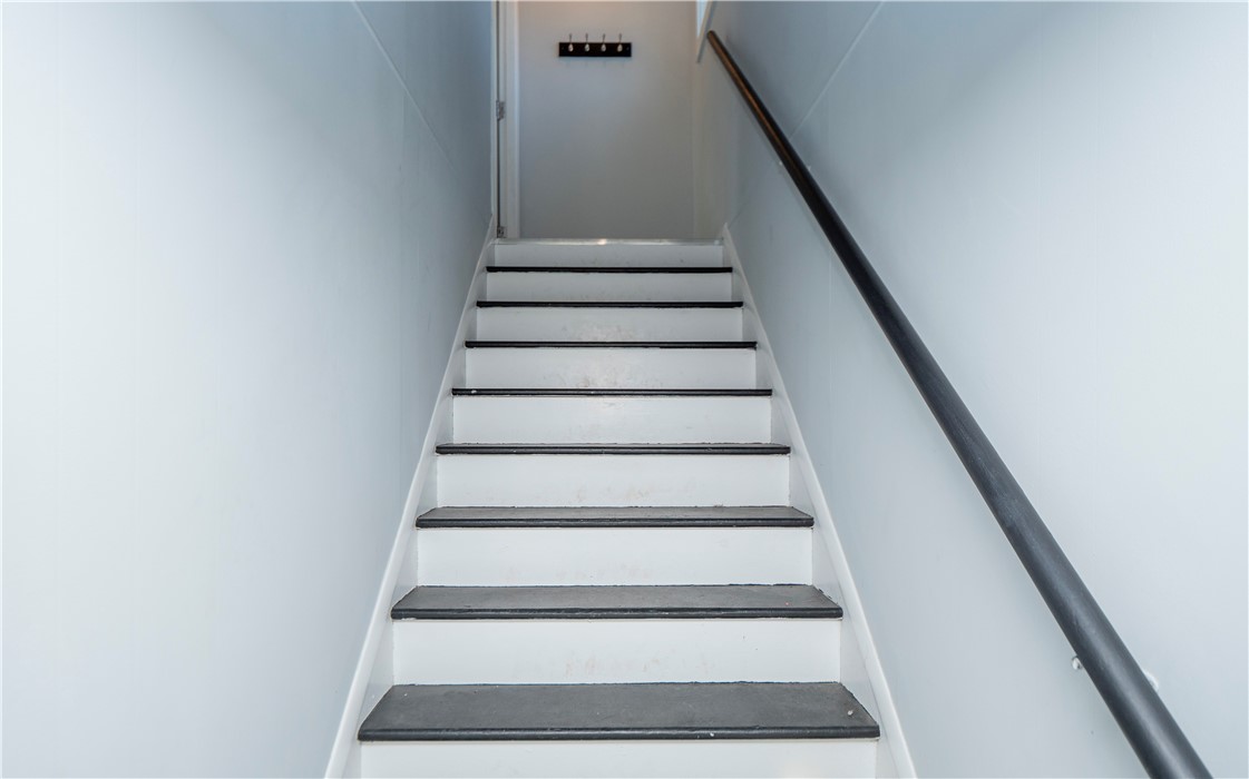 109 Haskins Avenue Tiverton, RI 02878 - Photo 5 of 26