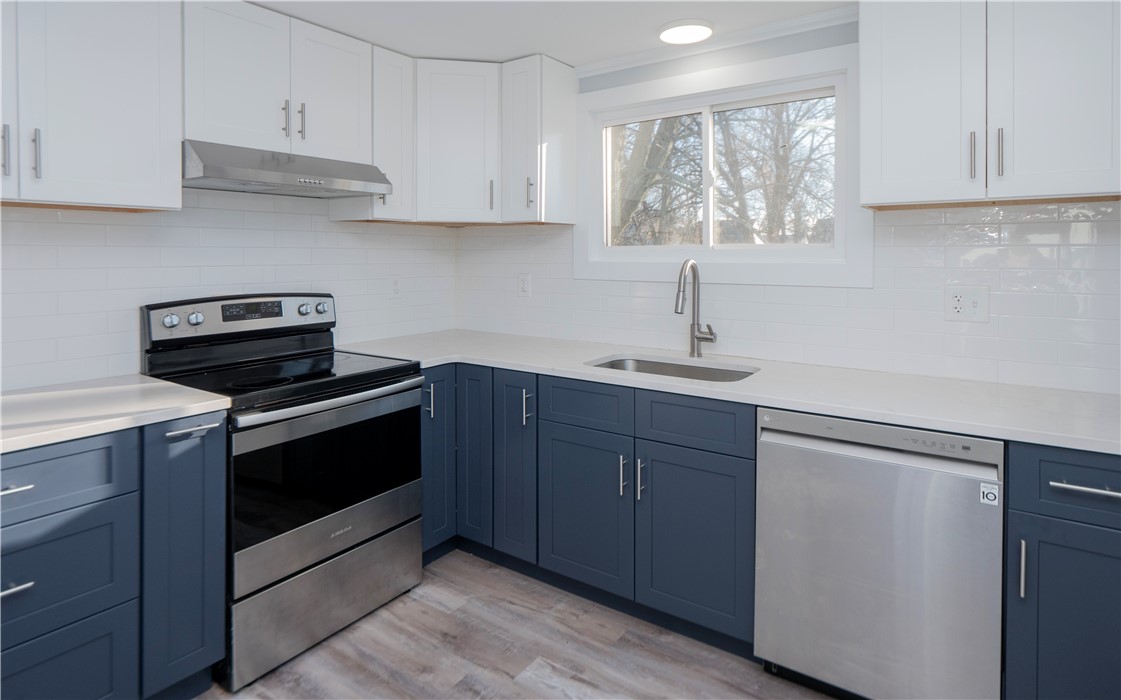 109 Haskins Avenue Tiverton, RI 02878 - Photo 9 of 26