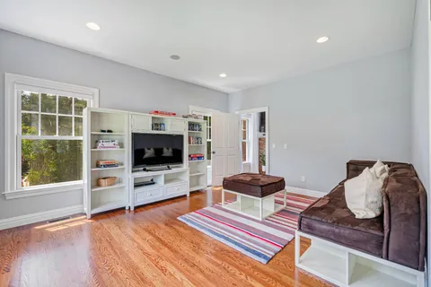 15 Cedar Court, East Hampton, NY 11937