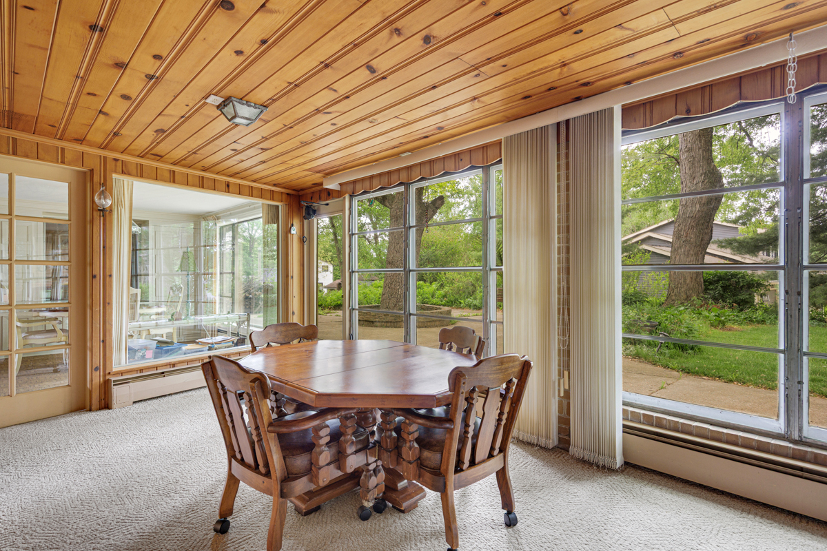 16 Green Ridge Road Elgin, IL 60120 - Photo 21 of 35 Gallery Image 21