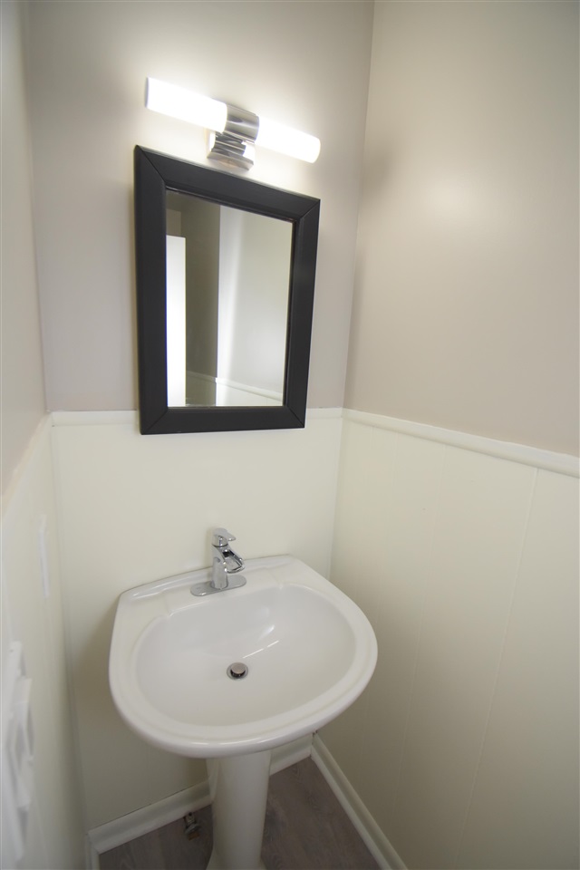1153 North Van Vleet Road Flushing, MI 48433 - Photo 15 of 39 50080184-14.JPG