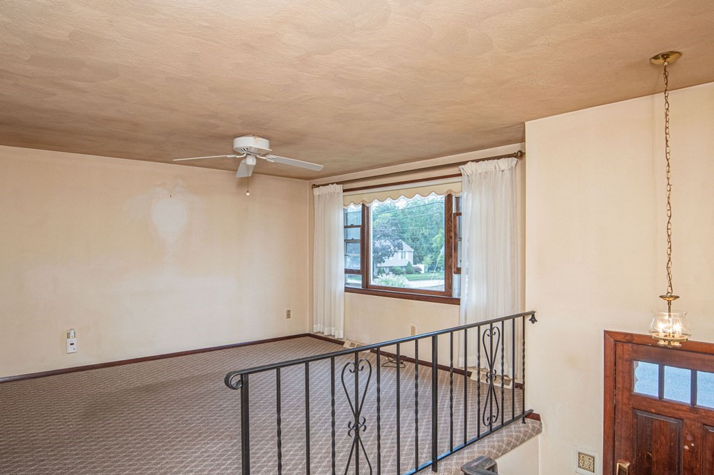 10 Greenview Road Cranston, RI 02920 - Photo 16 of 42 Gallery Image 16