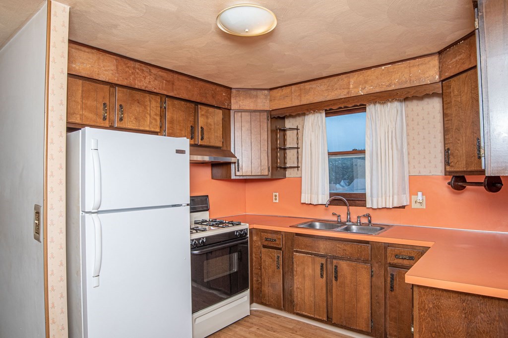 10 Greenview Road Cranston, RI 02920 - Photo 24 of 42 Gallery Image 24