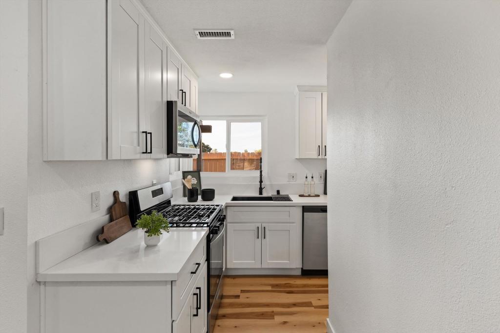 4719 Mystik Road Oceanside, CA 92056 - Photo 13 of 46