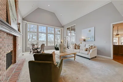 $2,000,000 | 60 Dundee Court, Loch Lloyd, MO 64012