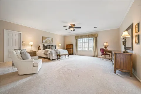 $2,100,000 | 60 Dundee Court, Loch Lloyd, MO 64012