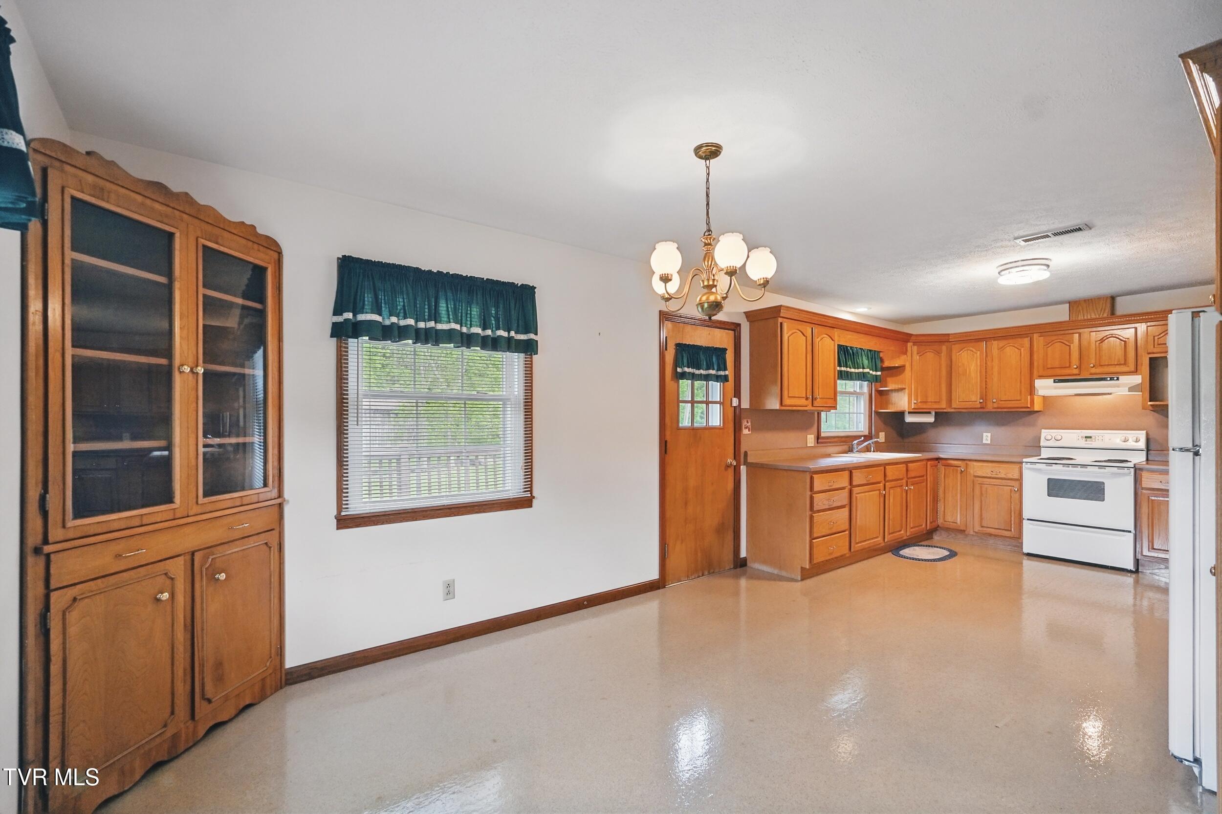 2153 Daniel Boone Road Gate City, VA 24251 - Photo 34 of 40 ARW01299