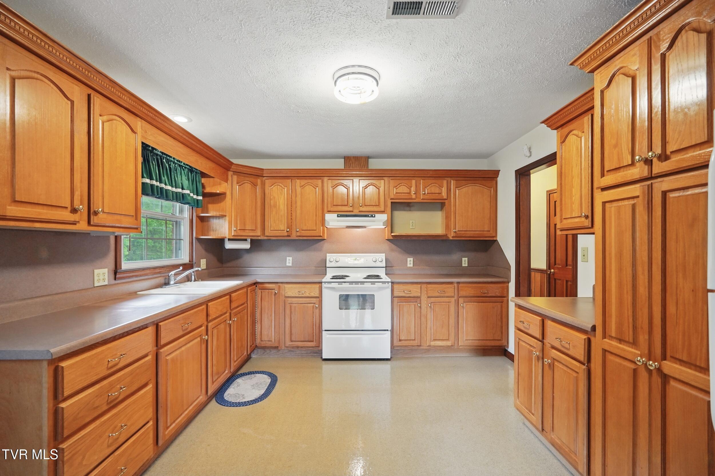 2153 Daniel Boone Road Gate City, VA 24251 - Photo 9 of 40 ARW01302