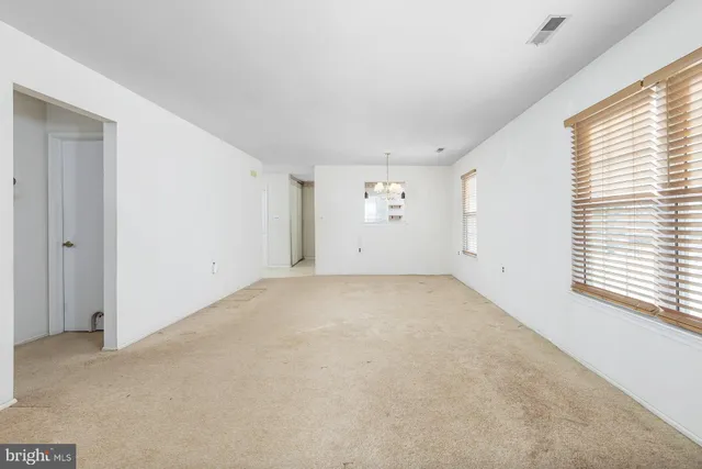 $279,900 | 27 Lakebridge Drive, Woodbury, NJ 08096