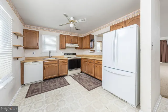 $279,900 | 27 Lakebridge Drive, Woodbury, NJ 08096