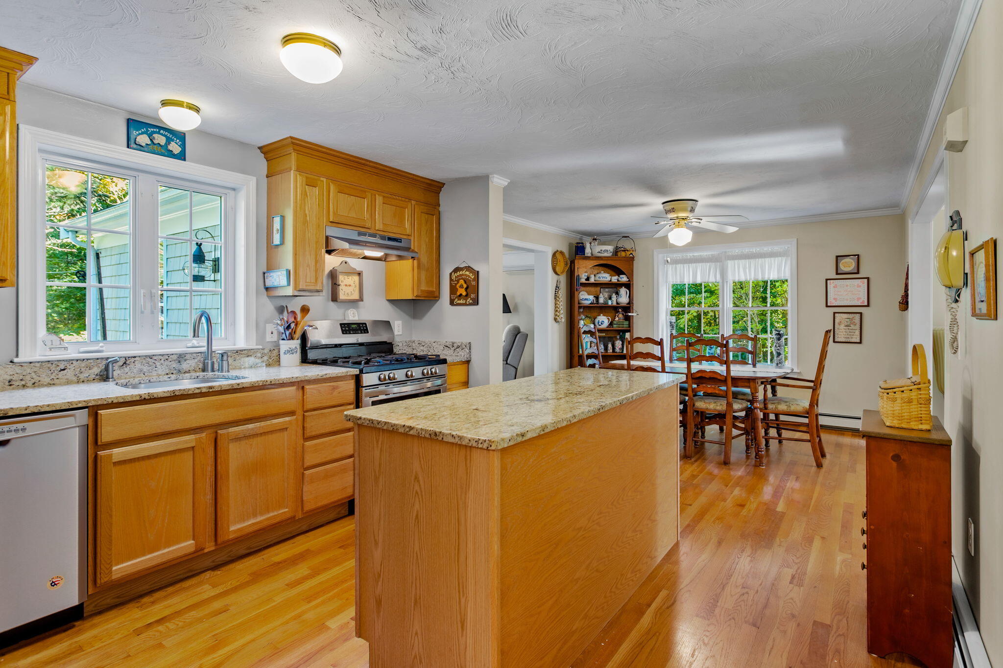 34 Grant Breen Road Mashpee, MA 02649 - Photo 8 of 28 12-web-or-mls-34 Grant Breen Dr Hi Res-7