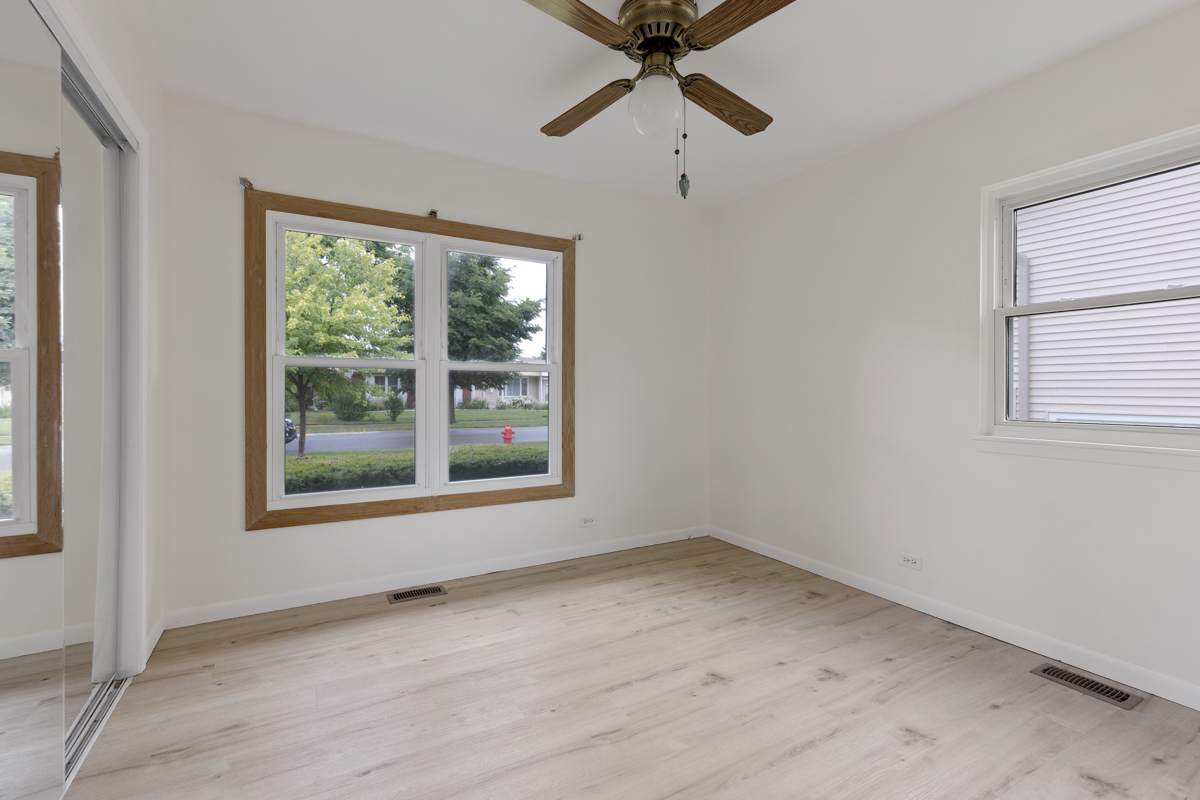 577 Exmoor Road Elk Grove Village, IL 60007 - Photo 12 of 20 Gallery Image 12