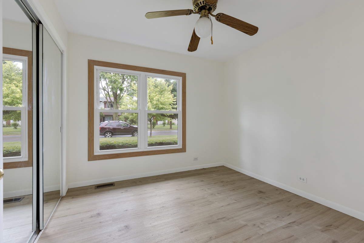 577 Exmoor Road Elk Grove Village, IL 60007 - Photo 15 of 20 Gallery Image 15