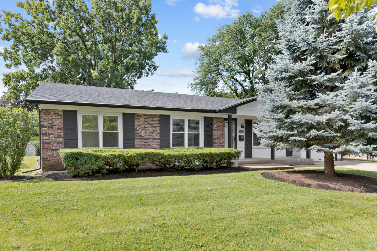 577 Exmoor Road Elk Grove Village, IL 60007 - Photo 2 of 20 Gallery Image 2
