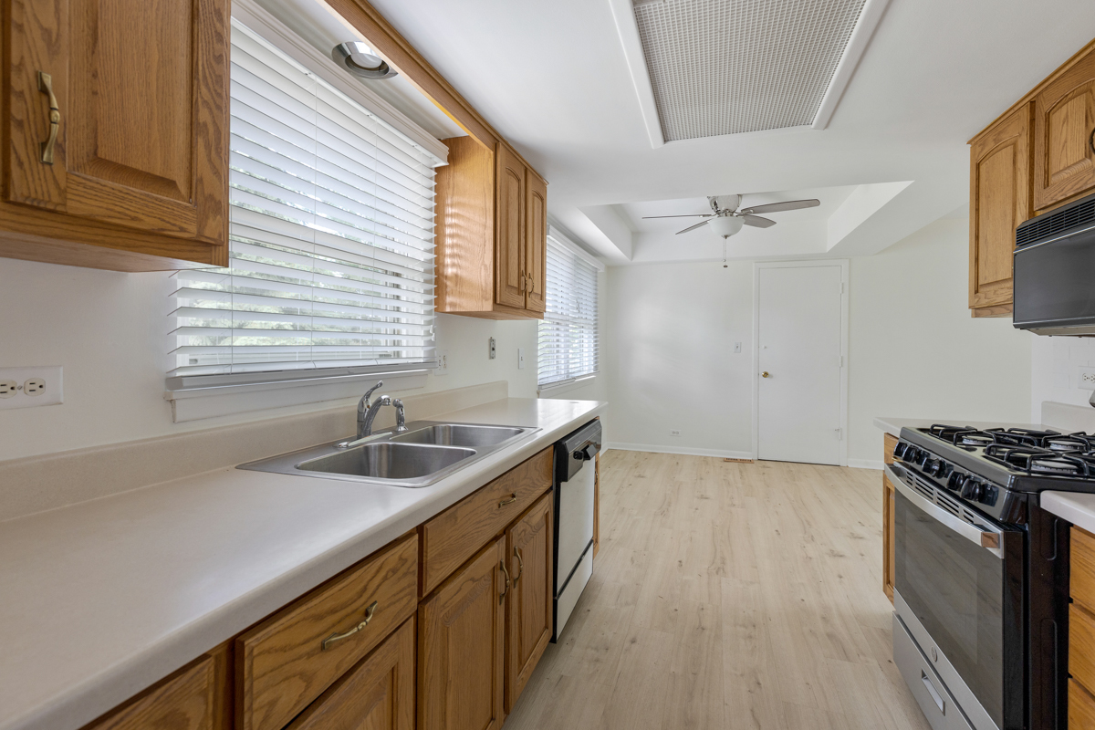 577 Exmoor Road Elk Grove Village, IL 60007 - Photo 7 of 20 Gallery Image 7