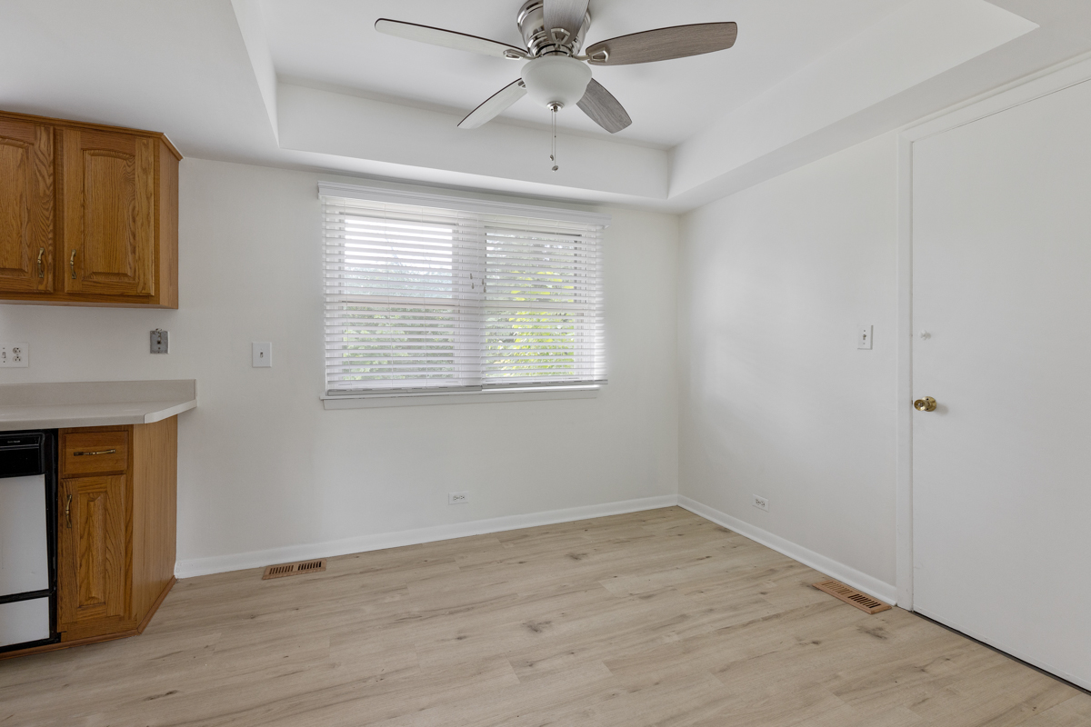 577 Exmoor Road Elk Grove Village, IL 60007 - Photo 9 of 20 Gallery Image 9