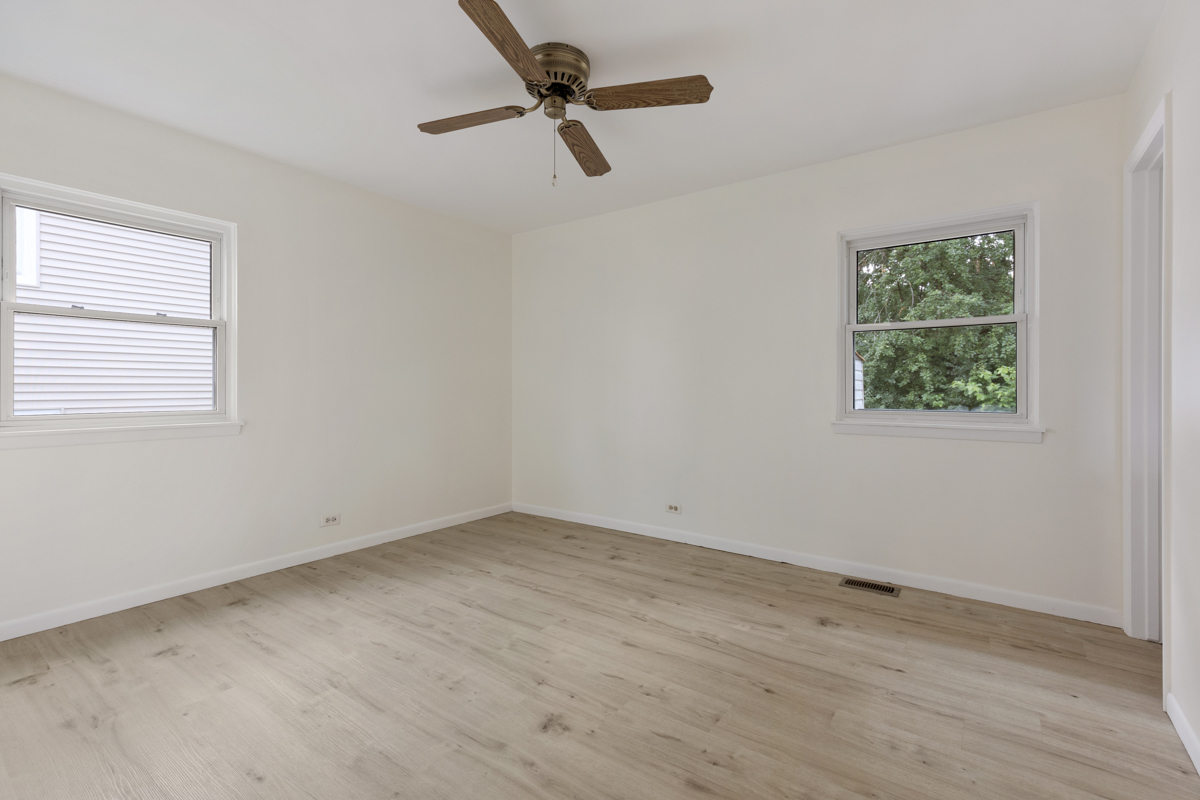 577 Exmoor Road Elk Grove Village, IL 60007 - Photo 10 of 20 Gallery Image 10