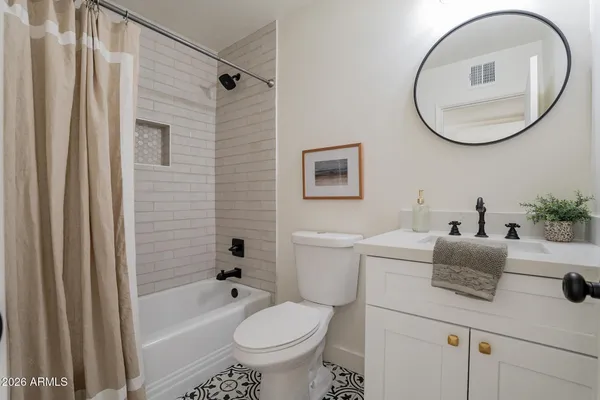 $2,700 | 1800 South Shafer Drive, Tempe, AZ 85281
