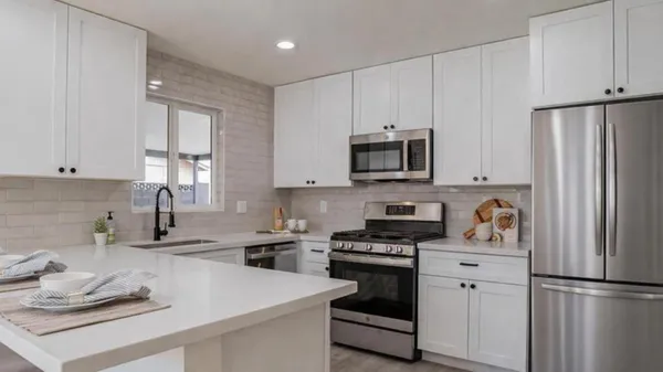 $2,700 | 1800 South Shafer Drive, Tempe, AZ 85281