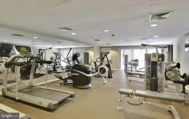 $3,099 | 610 North West Street, Unit 308, Alexandria, VA 22314