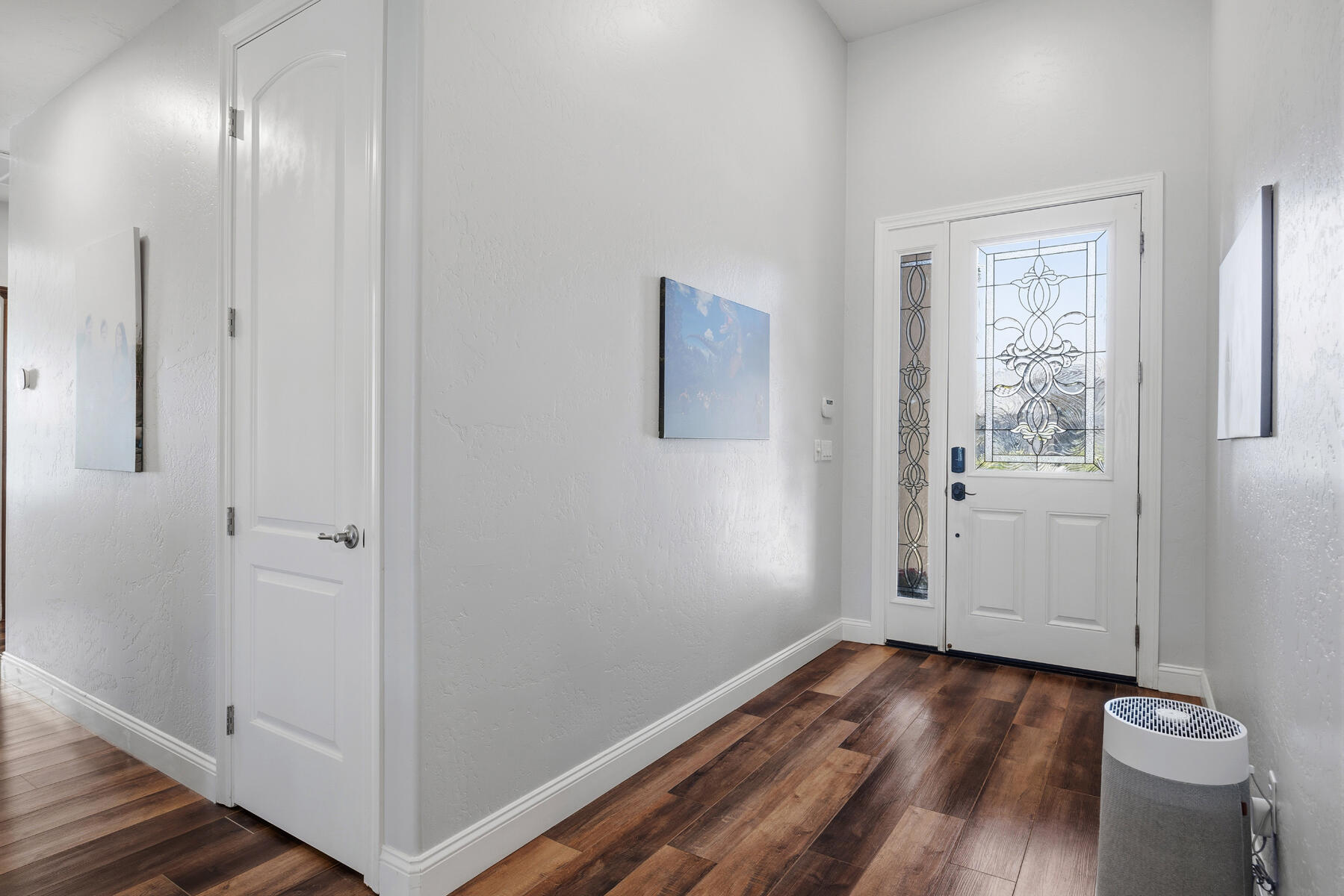 2208 West Benton Court Exeter, CA 93221 - Photo 8 of 84 08 - Interior of Front Door