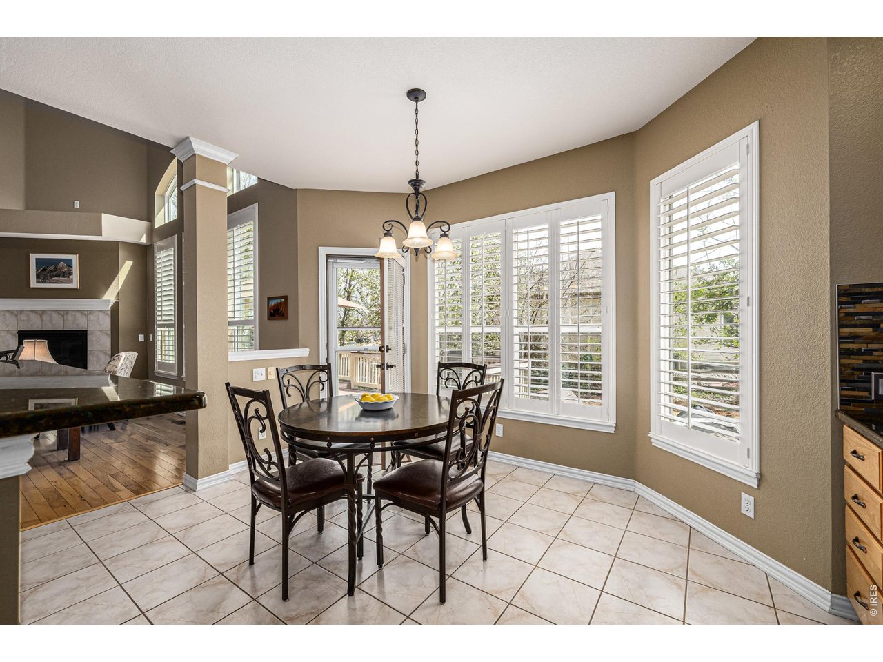 447 Beaver Point Lafayette, CO 80026 - Photo 8 of 37 Kitchen dining area