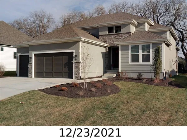 $800,000 | 9149 Green Road, Lenexa, KS 66227