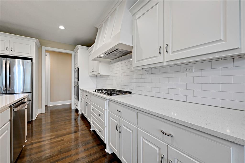 9149 Green Road Lenexa, KS 66227 - Photo 12 of 44