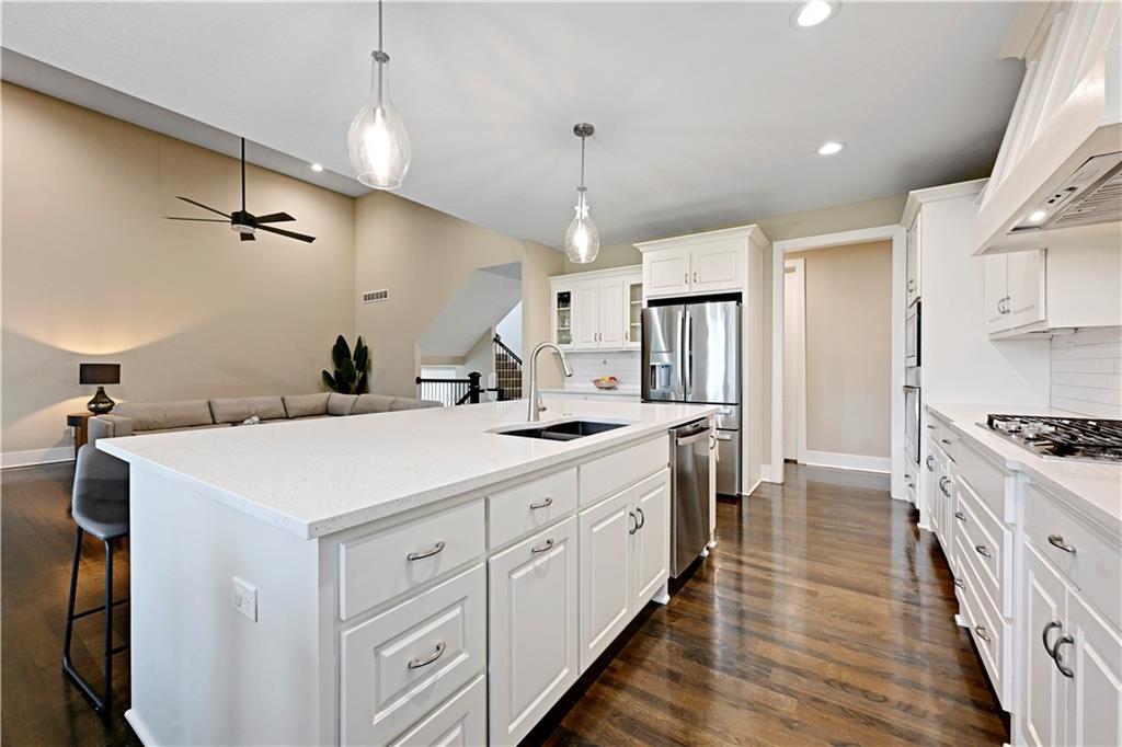 9149 Green Road Lenexa, KS 66227 - Photo 13 of 44