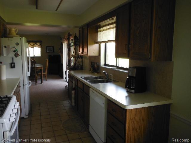 154 Boyken Road Rochester, MI 48307 - Photo 7 of 18 DSCF7118.jpg