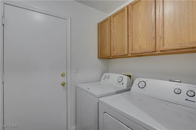 $2,045 | 10046 Catseye Cove Court, Las Vegas, NV 89183