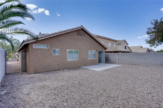 $2,045 | 10046 Catseye Cove Court, Las Vegas, NV 89183