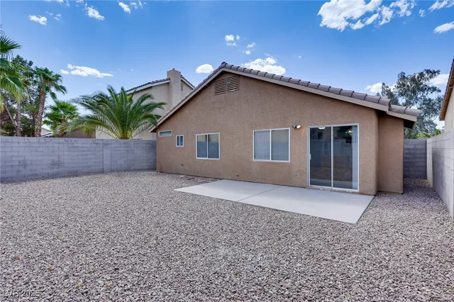 $2,045 | 10046 Catseye Cove Court, Las Vegas, NV 89183