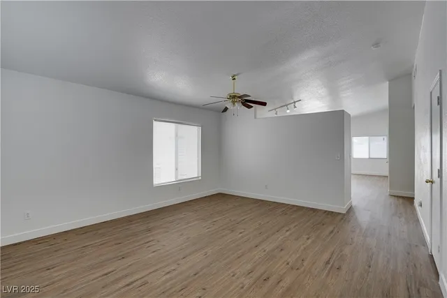 $2,045 | 10046 Catseye Cove Court, Las Vegas, NV 89183