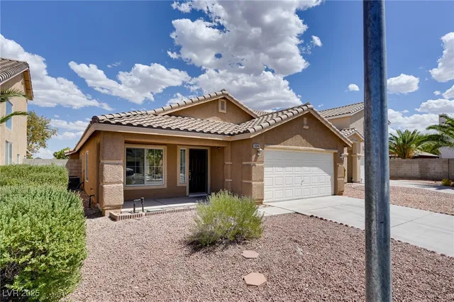 $2,045 | 10046 Catseye Cove Court, Las Vegas, NV 89183