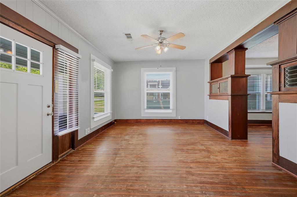 529 East Woodard Street Denison, TX 75021 - Photo 5 of 29
