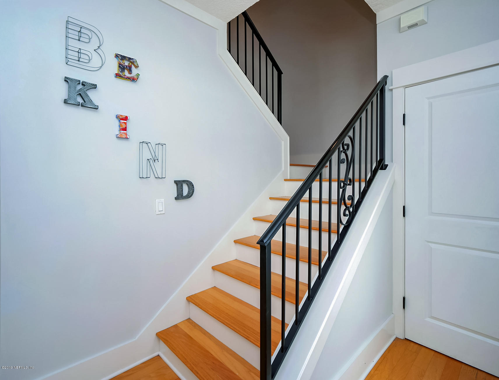 345 Ahern Street Atlantic Beach, FL 32233 - Photo 19 of 44 a view of entryway