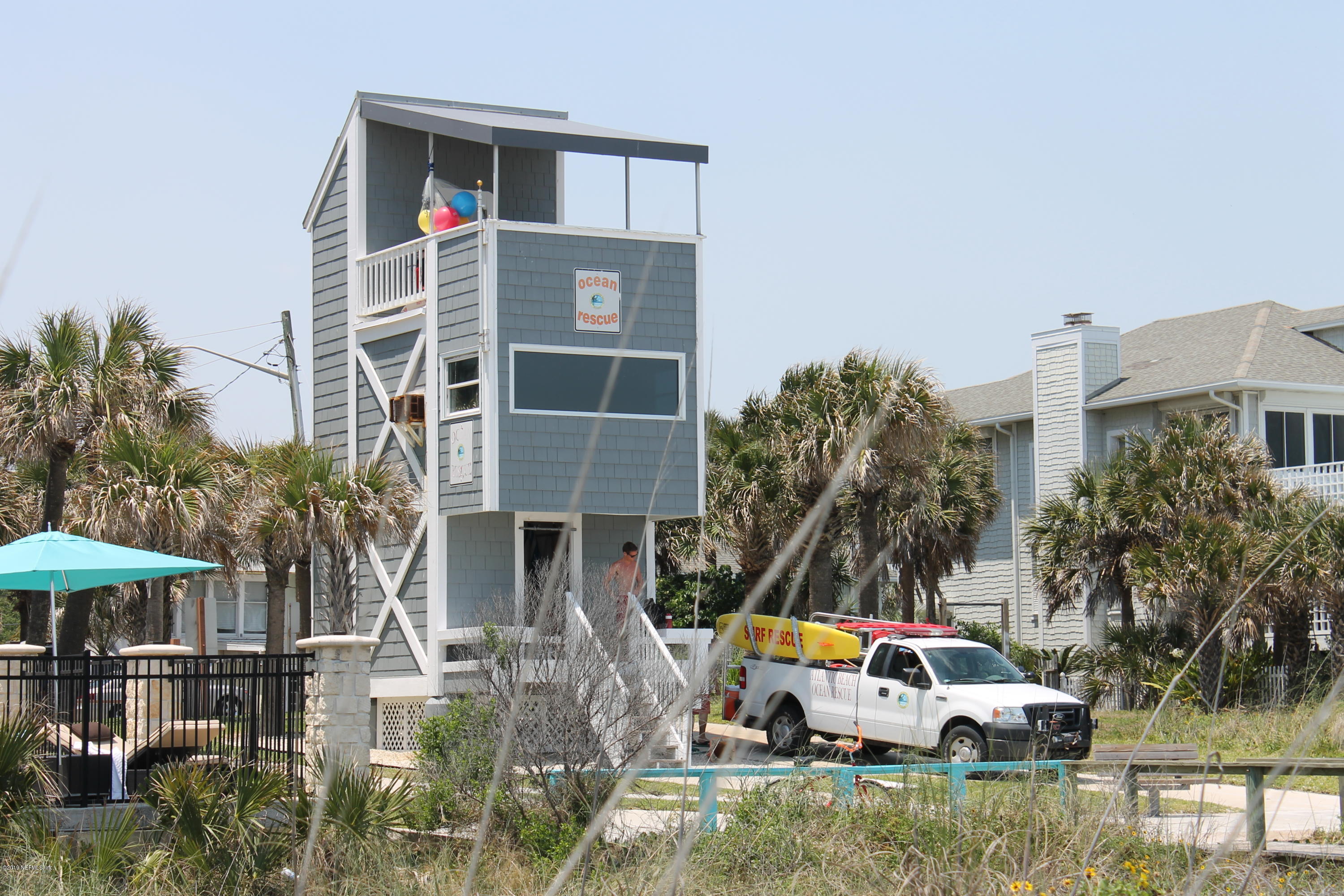 345 Ahern Street Atlantic Beach, FL 32233 - Photo 32 of 44 a view of house with a tub and chairs