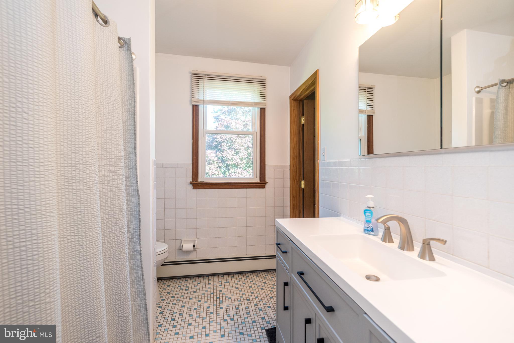 511 Upper Stump Road Chalfont, PA 18914 - Photo 33 of 37 Full bathroom with access from primary