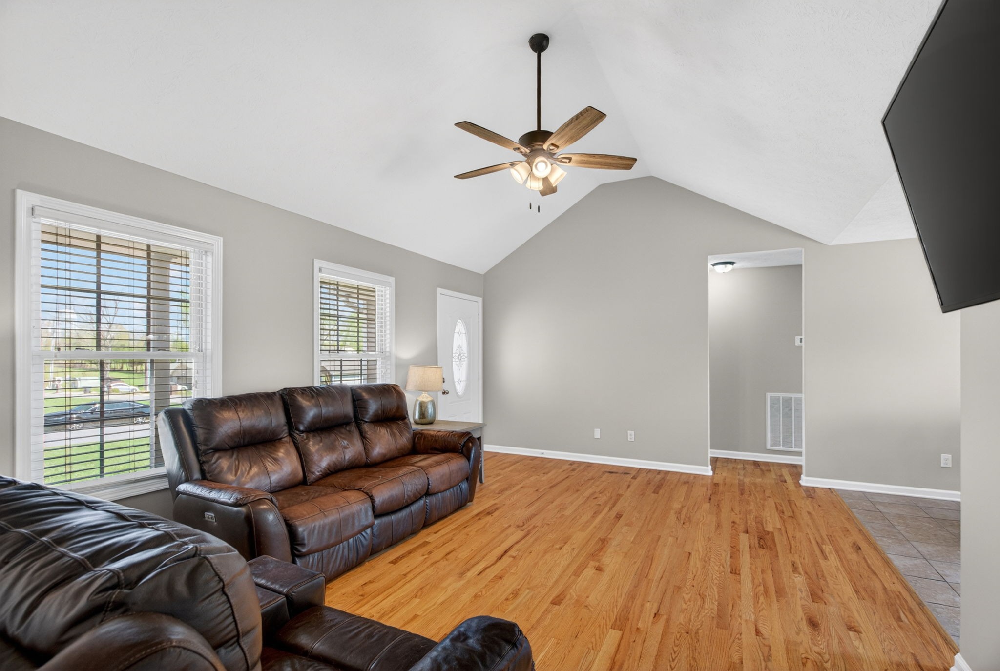 126 Hollands Way Portland, TN 37148 - Photo 17 of 42 a living room with furniture and a window