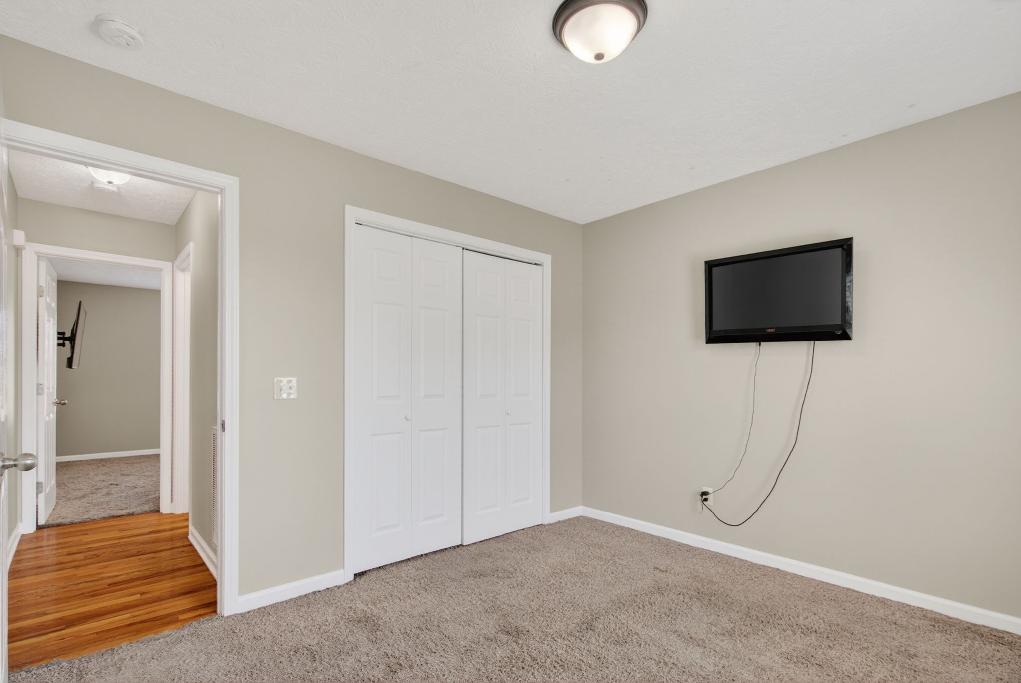 126 Hollands Way Portland, TN 37148 - Photo 27 of 42 a view of room with window and tv