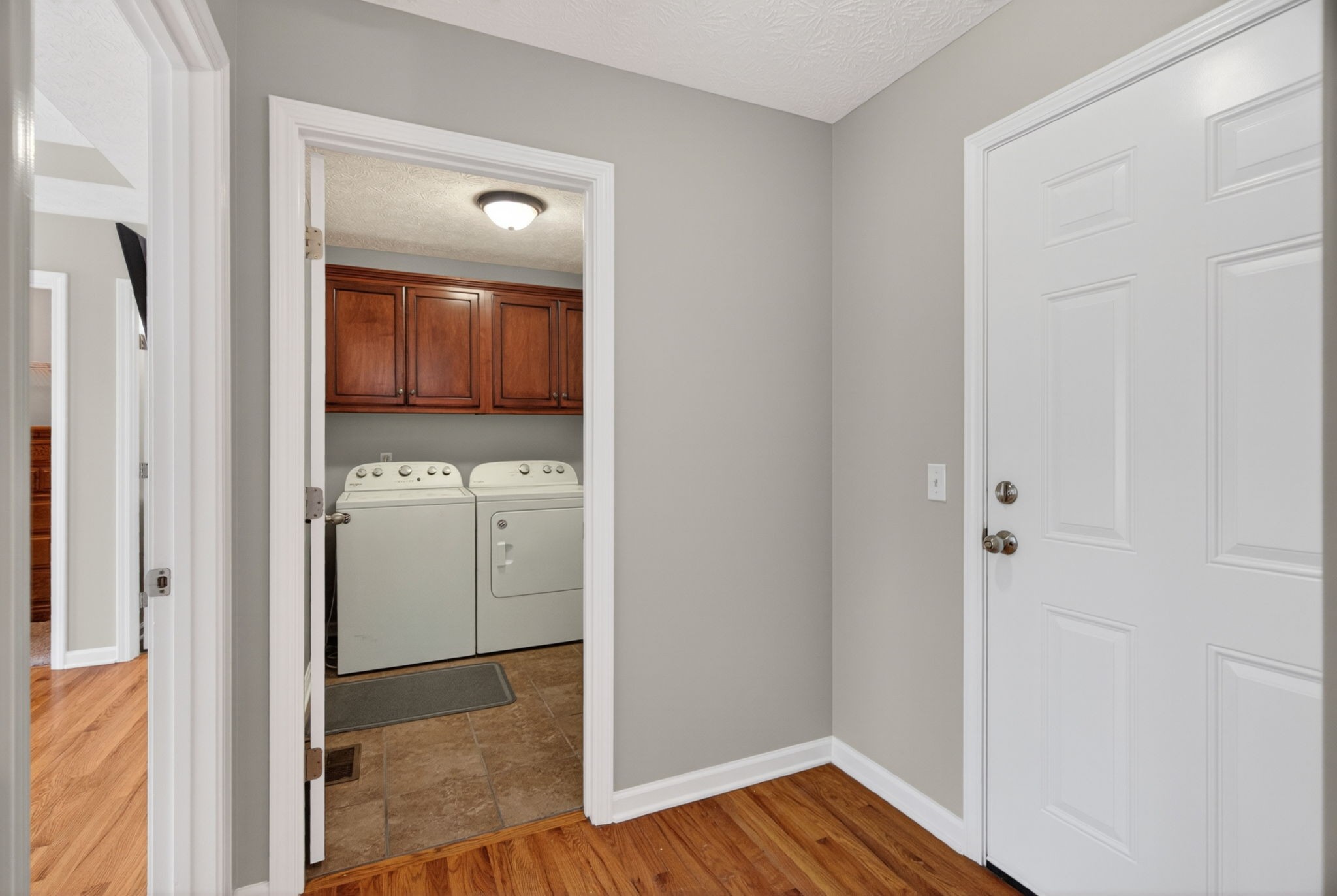 126 Hollands Way Portland, TN 37148 - Photo 30 of 42 a room with a washer and dryer