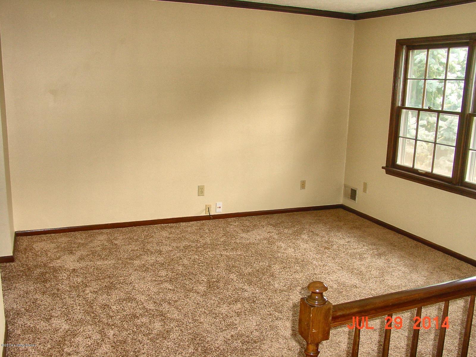 8136 Rochelle Road Louisville, KY 40228 - Photo 2 of 19 DSC00039