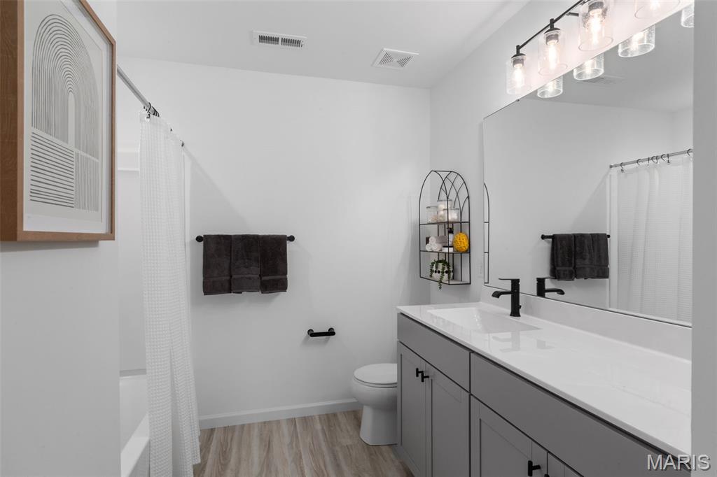 2 Berwick At Grove St. Louis, MO 63123 - Photo 13 of 26