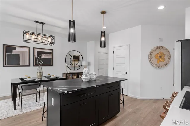 $401,900 | 2 Berwick At Grove, St. Louis, MO 63123